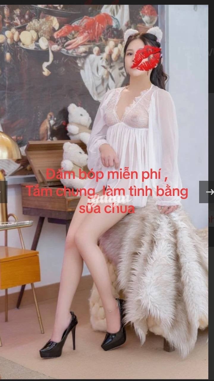 THANH NGÂN XINH XẮN BÚ CU DÂM PHỤC VU CHU ĐÁO CỰC CHIỀU KHÁCH