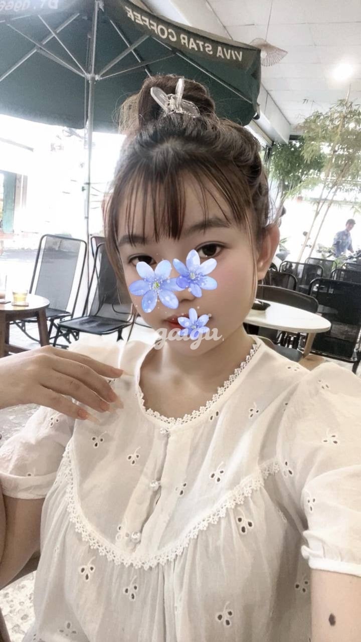 Bé THU HIỀN 2k3 Mặt Xinh,Quyến Rũ,Tình Cảm